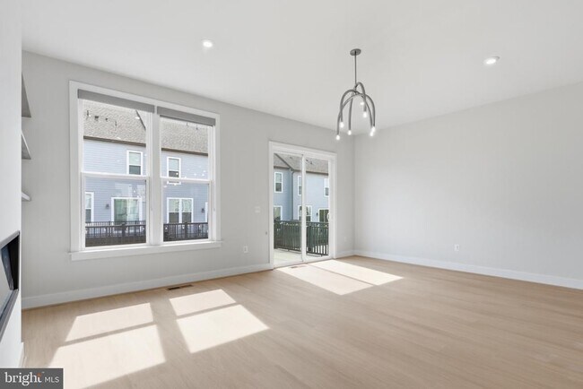 Building Photo - 2389 Liberty Lp