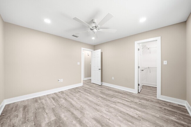 Building Photo - 942 Rue De Palms