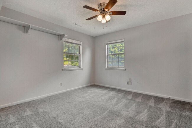 Building Photo - 1660 Palmer Pl