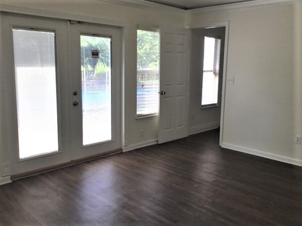 Building Photo - 121 Nottingham Dr E