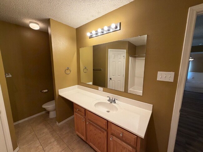 Building Photo - Beautiful House Located A Few Blocks From Elementary & Close Access To S.Loop 289 & Interstate!