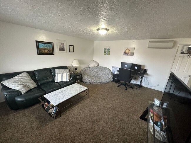 Building Photo - 1B/1B Pet Friendly Apartment South of BYU
