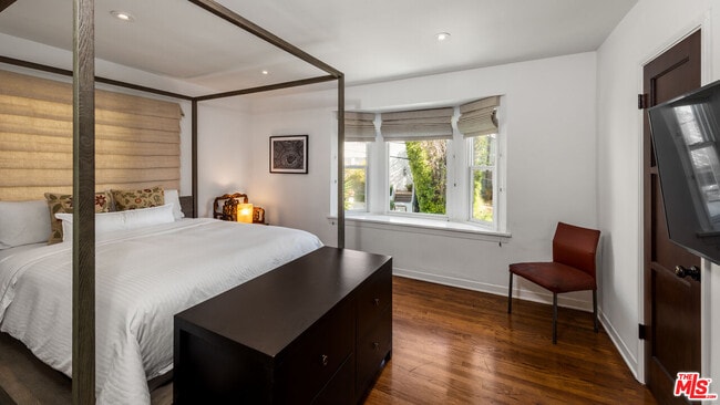 Building Photo - 1417 Queens Rd