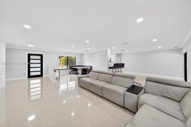 Building Photo - 11951 SW 120th Terrace