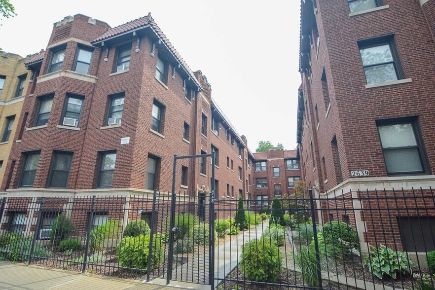 Primary Photo - 2645 N Spaulding Ave