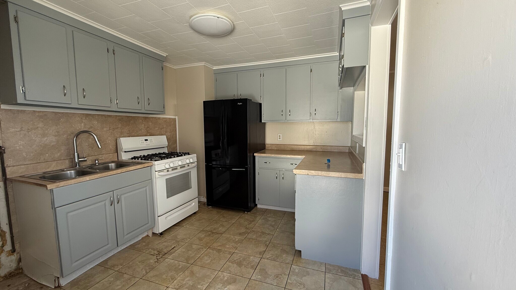 Building Photo - 78 Willard St