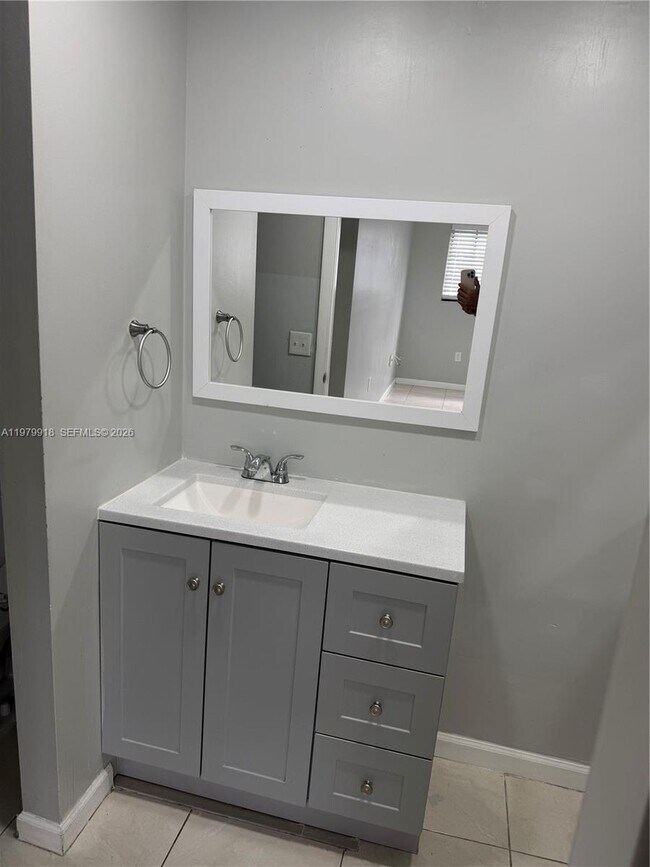 Building Photo - 469 NE 207th Ln