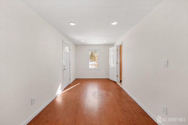 Building Photo - 691 Cook Ave