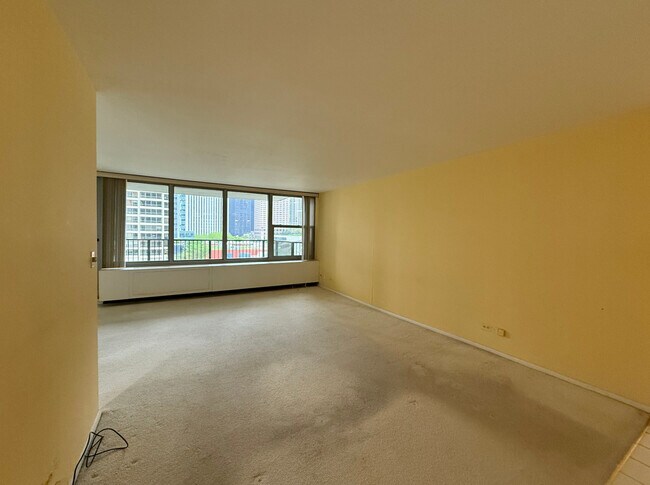 Building Photo - 400 E Randolph St