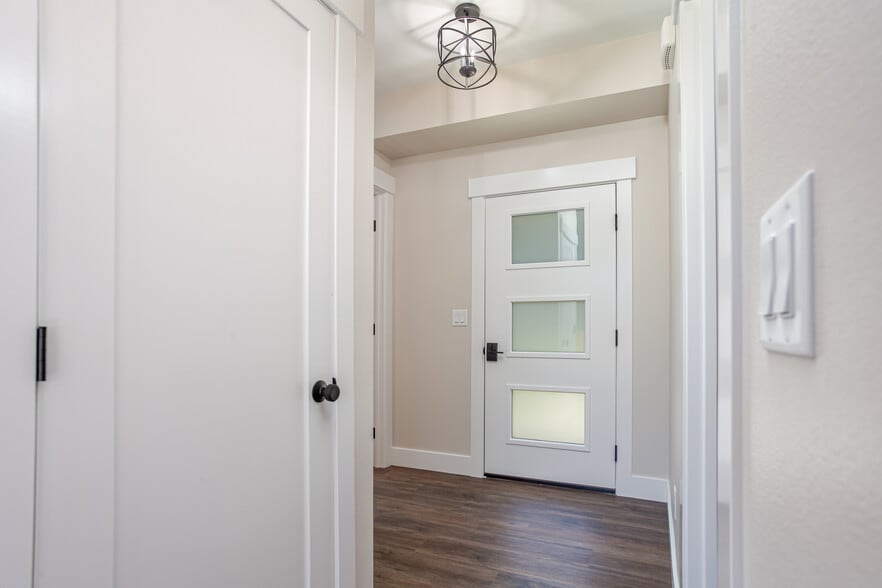 Building Photo - 1205 Fuller St