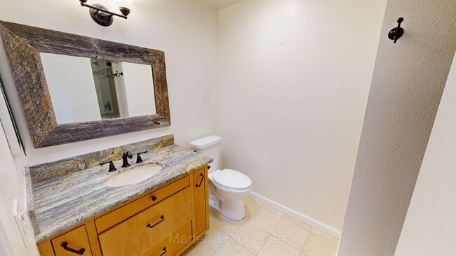 Building Photo - Beautiful Second-Floor Condo in the Desirable 55+ Huntington Landmark Community