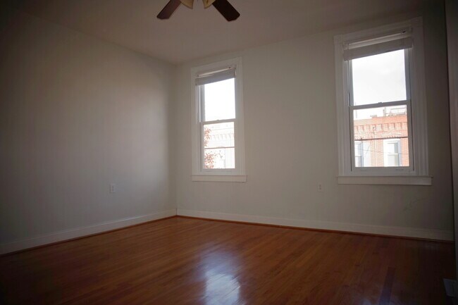 Building Photo - 1110 S Bouldin St
