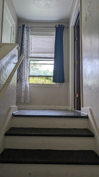 Building Photo - 119 13th St N