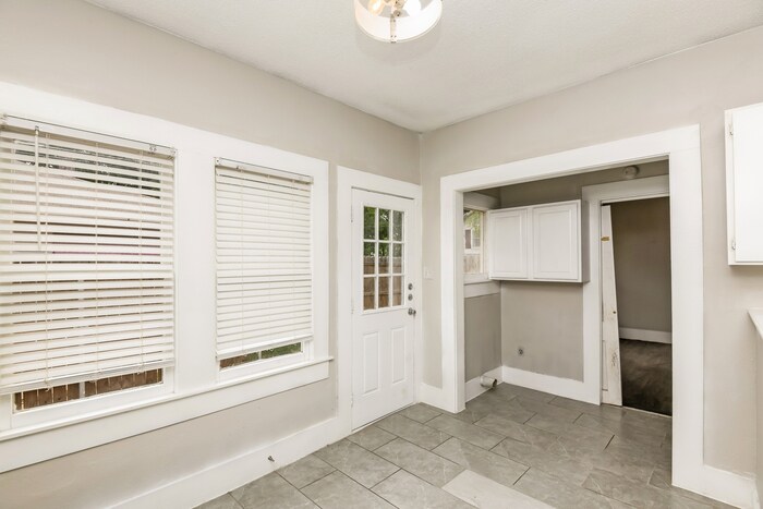 Building Photo - 114 Scurlock Ave