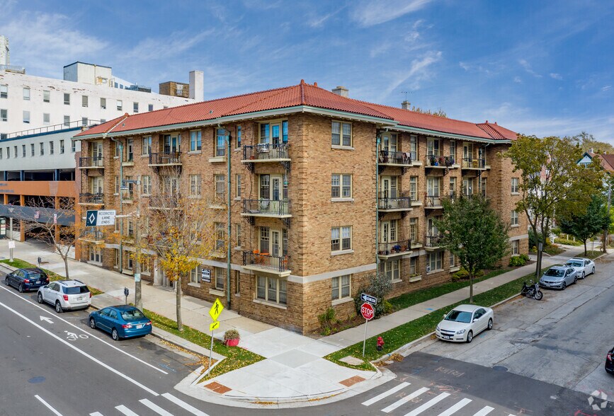 Primary Photo - Leiland