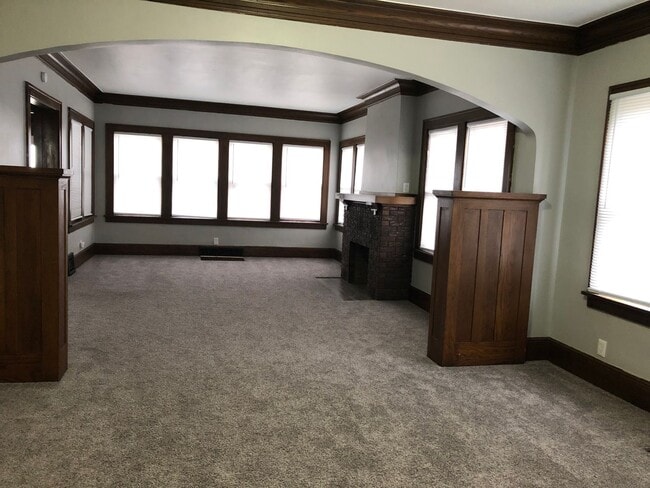 Building Photo - 3 bedroom home