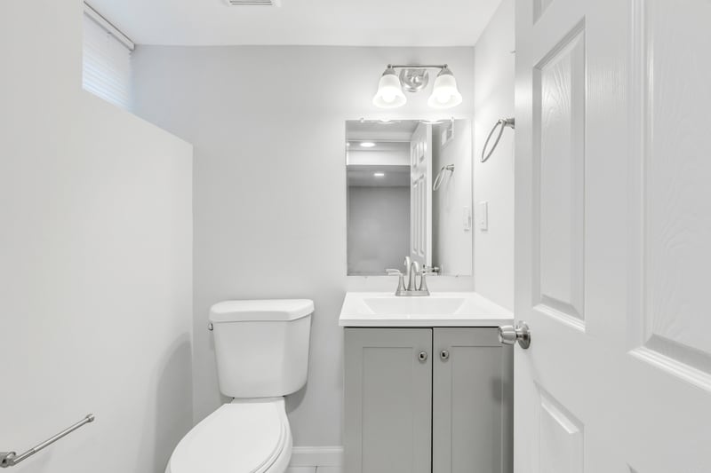 Building Photo - 731 Mt Holly St