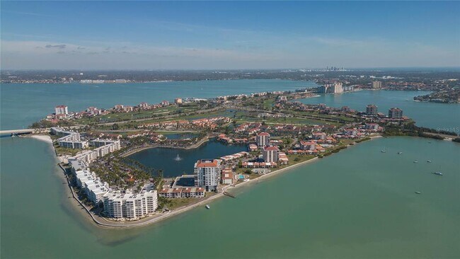 Building Photo - 6080 Bahia Del Mar Cir N