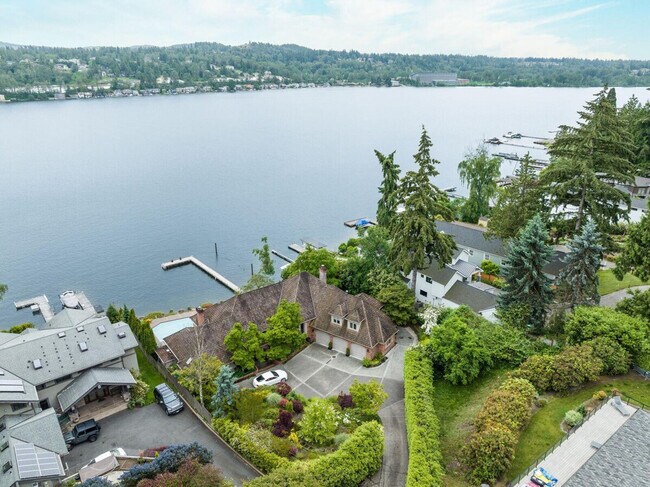 Building Photo - 6408 E Mercer Way