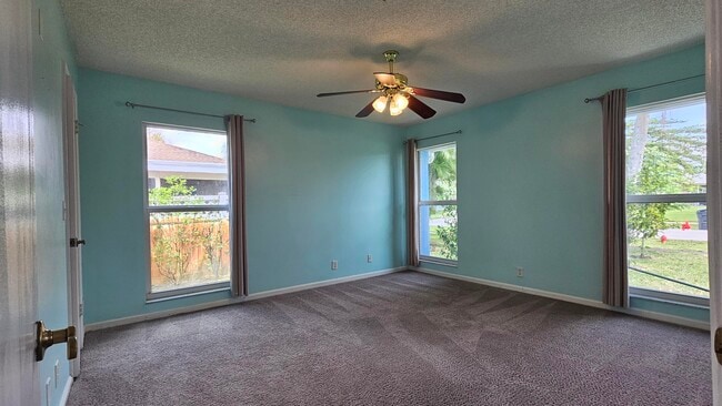 Building Photo - 12157 Sycamore Ln