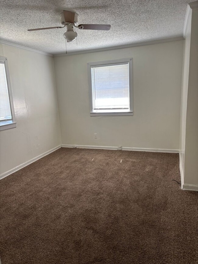 Building Photo - 2165 1/2 Telfair Street