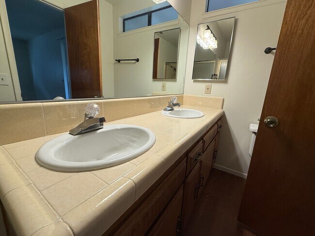 Building Photo - Victorville- Spring Valley Lake, 3 Bedrooms 2 bathrooms, New Paint