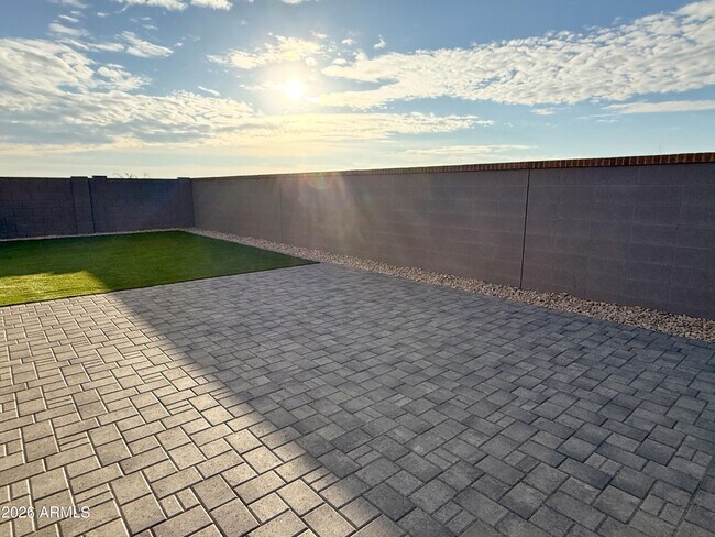 Building Photo - 10203 W Crittenden Ln