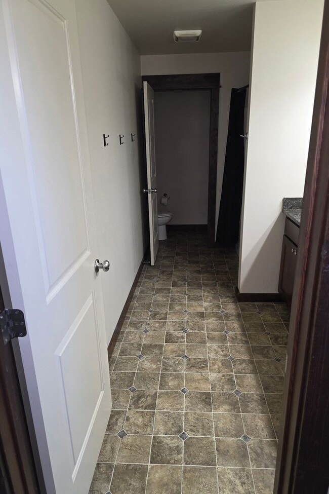 Building Photo - $500 OFF First Month's Rent! Spacious 3BR/2BA Home in Quiet Belgrade Neighborhood with Fenced Bac...