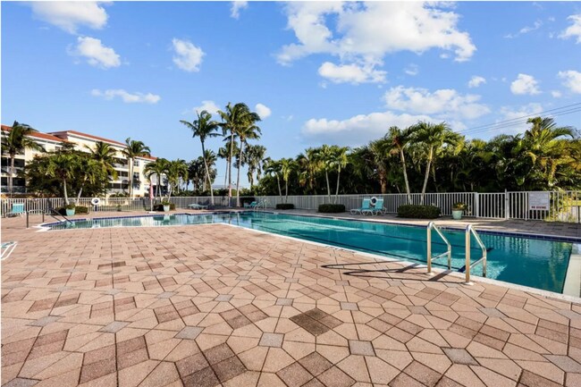 Building Photo - Furnished/Short Term Rental ** Available 9...