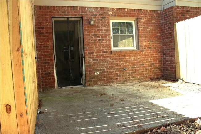 Building Photo - 1235 Sweet Pine Dr