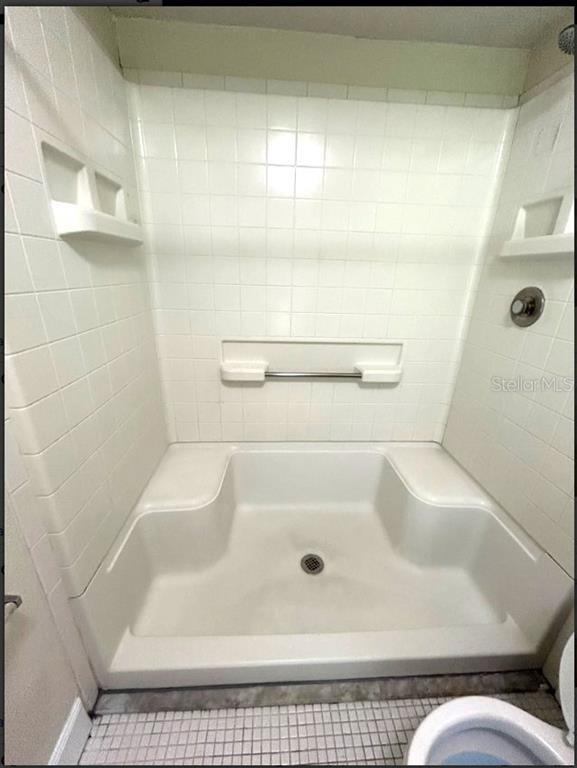 Building Photo - 844 E Flag Ln