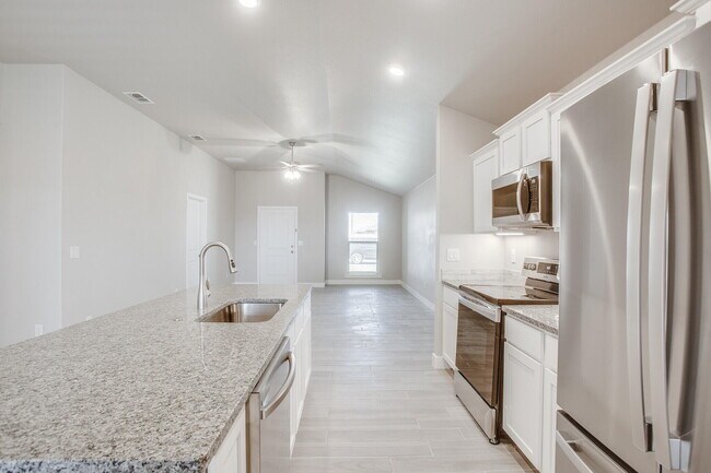 Building Photo - 1905 140th St