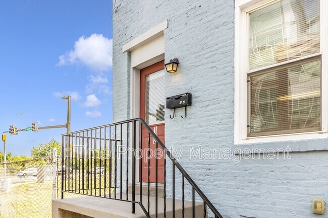 Building Photo - 152 E South St