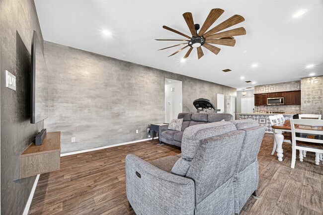 Building Photo - 40347 Blossom Vly Ln