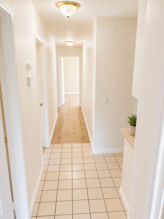 Building Photo - Beautiful Single-Story Home in the Desirable San Carlos Neighborhood