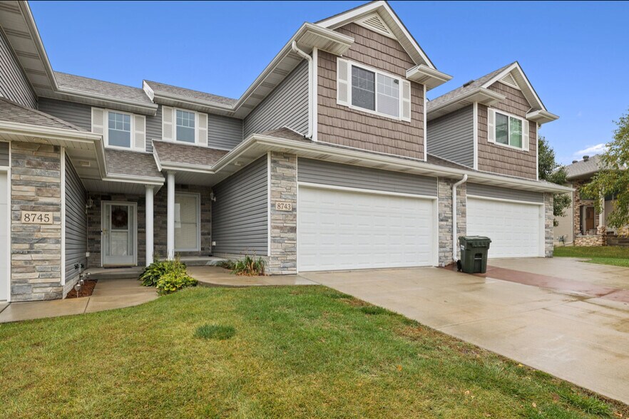 Building Photo - 8743 Remi Dr