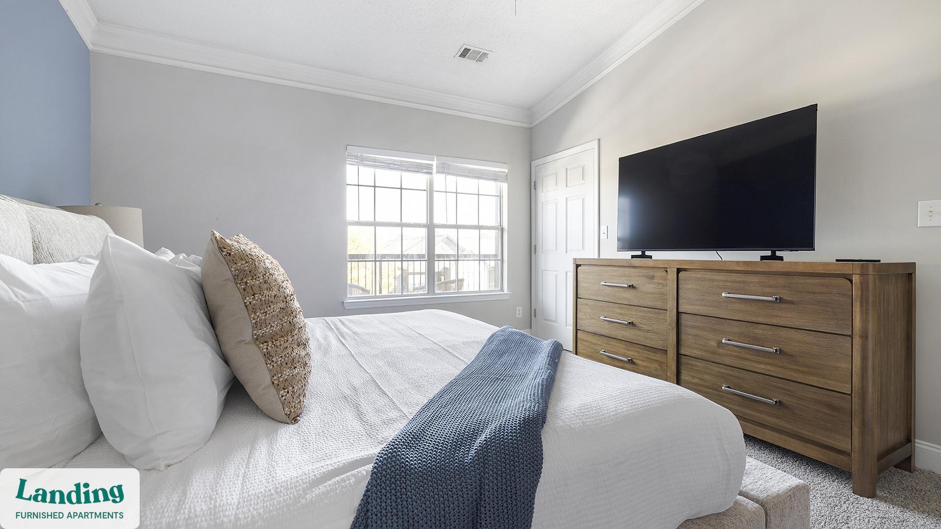 Building Photo - 100 Crossing Blvd