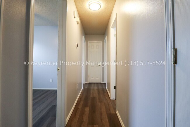 Building Photo - 3 Bed | 2 Bath in Owasso!