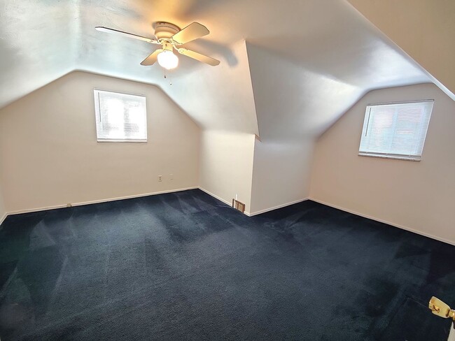 Building Photo - *Recently Updated 3BD/2.5BA Available for ...