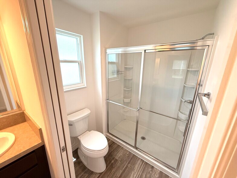 Master Bathroom - 11190 Hess Way
