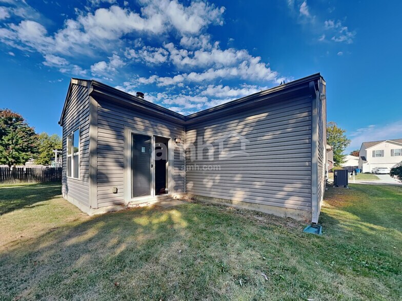 Building Photo - 11723 Rossmore Dr