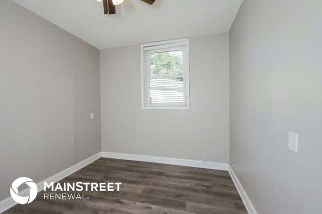 Building Photo - 1712 Star Rest Dr