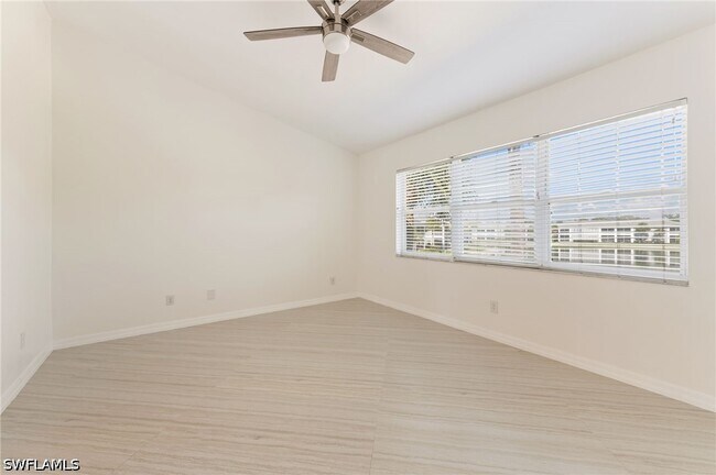 Building Photo - 12081 Summergate Cir
