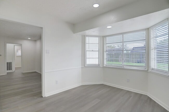 Building Photo - 6227 Leaf Arbor Dr