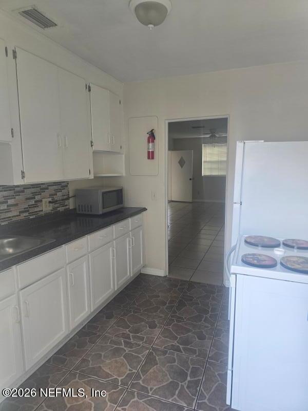 Building Photo - 4627 Hercules Ave