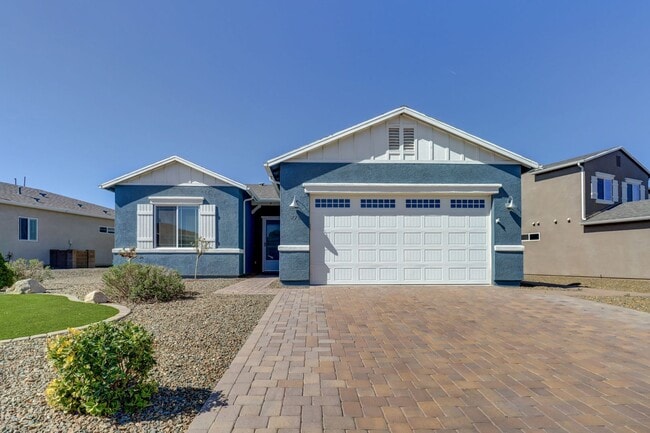 Primary Photo - Home for Rent in Quailwood!