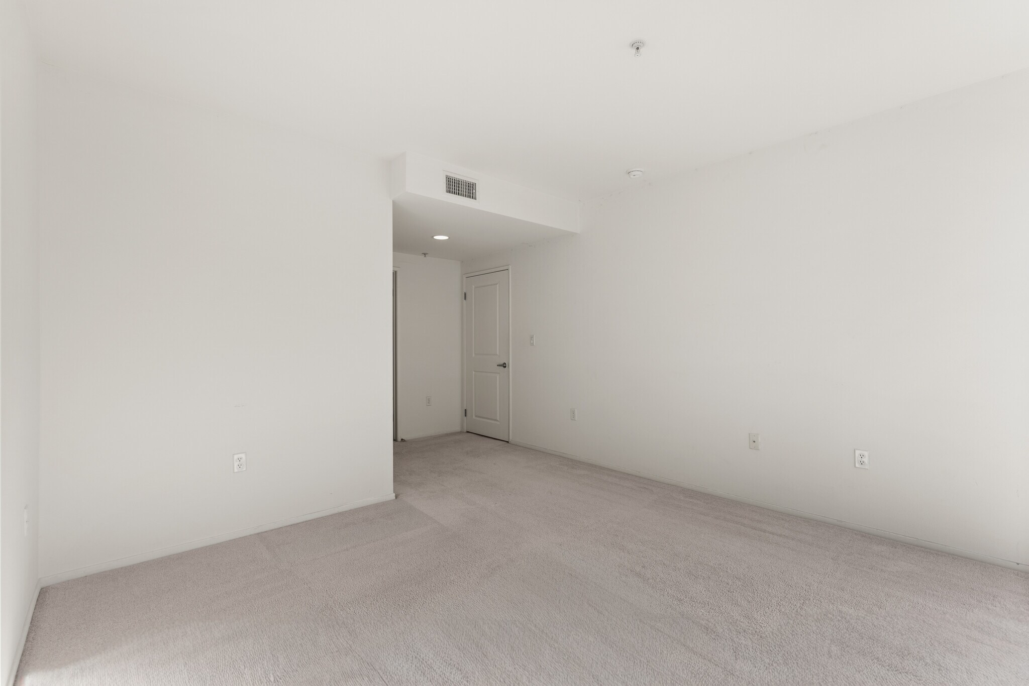 Building Photo - 267 S San Pedro St