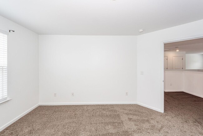 Building Photo - 3 Bedroom, 2.5 Bathroom Townhome in Cane Bay - Summerville