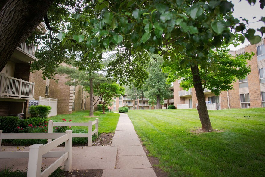 The Glendale Residence 9971 Good Luck Rd Lanham MD 20706 Apartment