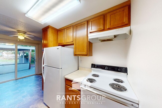 Building Photo - 850R -